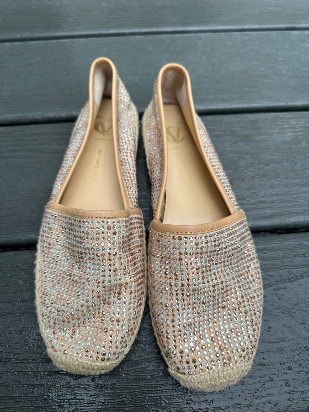 By Vince Camuto signature